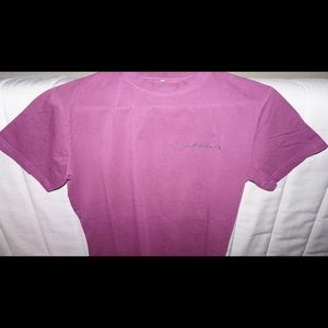 Men’s Alphalete burgundy performance top.